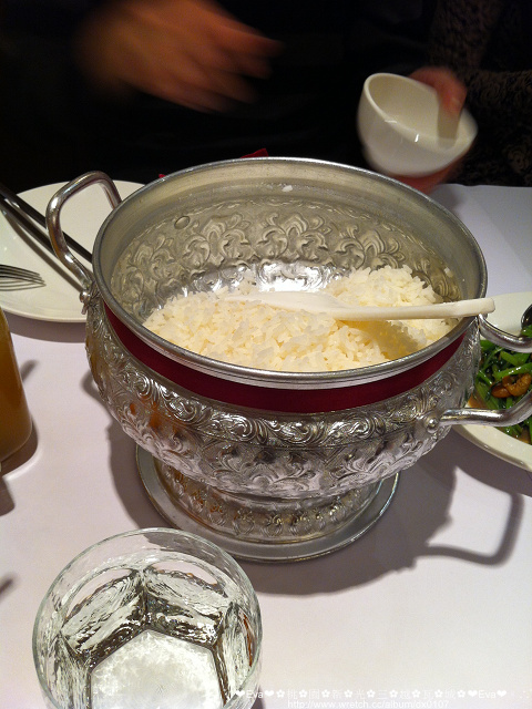 【食記】oO。。桃園 新光三越 瓦城　o○。