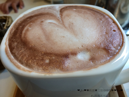 艾堤Cafe(桃園一店)：【食記】oO。o○桃園　桃園市區　艾堤Cafe(五訪以上)　義大利麵　蜜糖吐司　鬆餅　燉飯　酥皮濃湯　wifi　適合全家大小聚會的好地方！五訪以上，每次都在進步的店家~。oO。o○。　