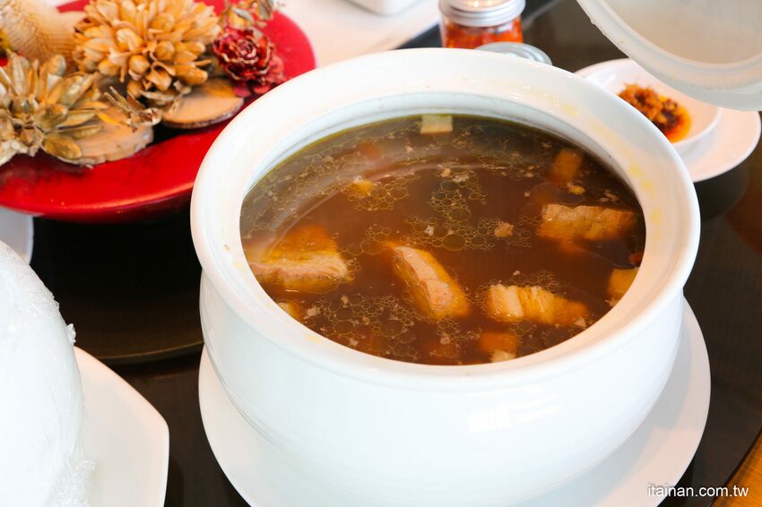 2021台南五星級飯店除夕圍爐年菜預訂「香格里拉台南遠東國際大飯店」推出招牌肉骨茶、佛跳牆!還有新春禮盒甜點伴手禮好體面! - 台南好Food遊