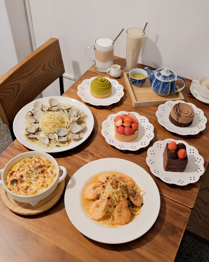 【桃園美食推薦】香草蛋糕舖民族總店～ 桃園最好吃蛋糕店！平價義大利麵、燉飯、蛋糕、飲品超豐富～桃園平價下午茶、桃園火車站美食