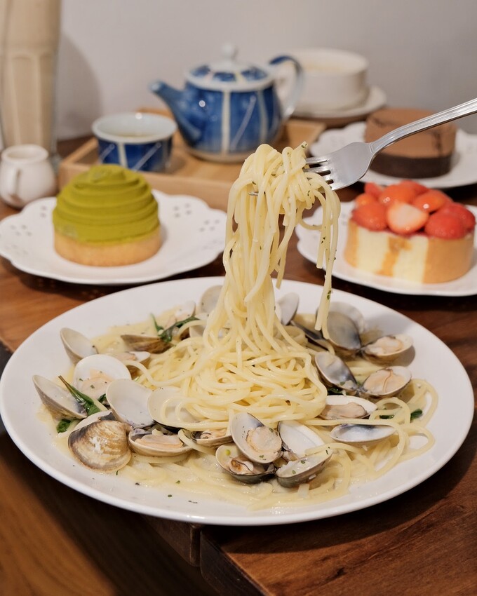 【桃園美食推薦】香草蛋糕舖民族總店～ 桃園最好吃蛋糕店！平價義大利麵、燉飯、蛋糕、飲品超豐富～桃園平價下午茶、桃園火車站美食