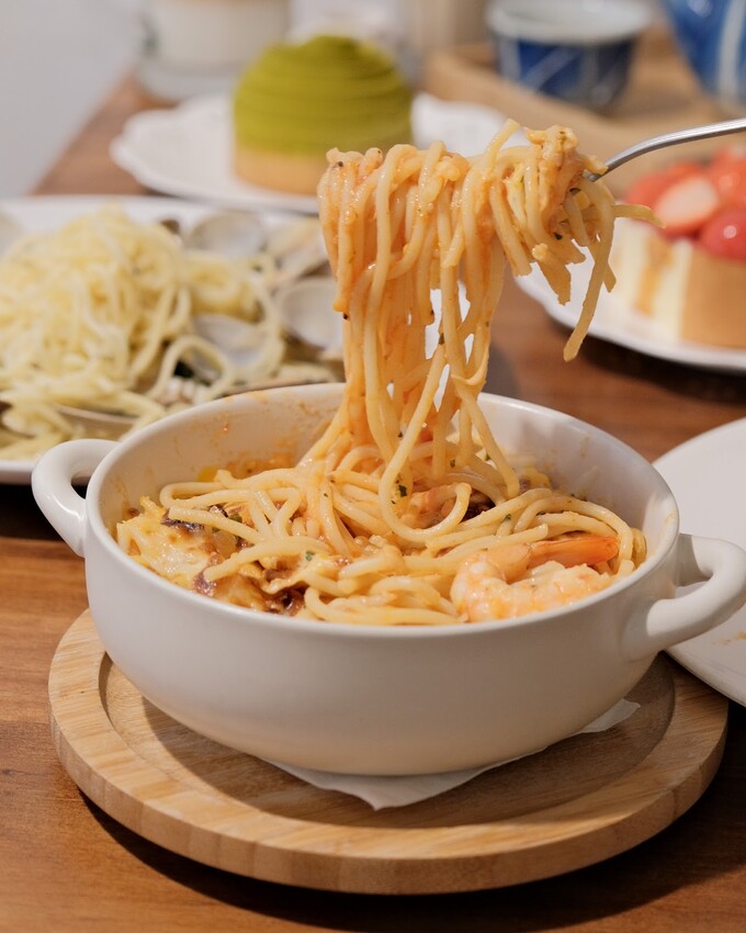 【桃園美食推薦】香草蛋糕舖民族總店～ 桃園最好吃蛋糕店！平價義大利麵、燉飯、蛋糕、飲品超豐富～桃園平價下午茶、桃園火車站美食