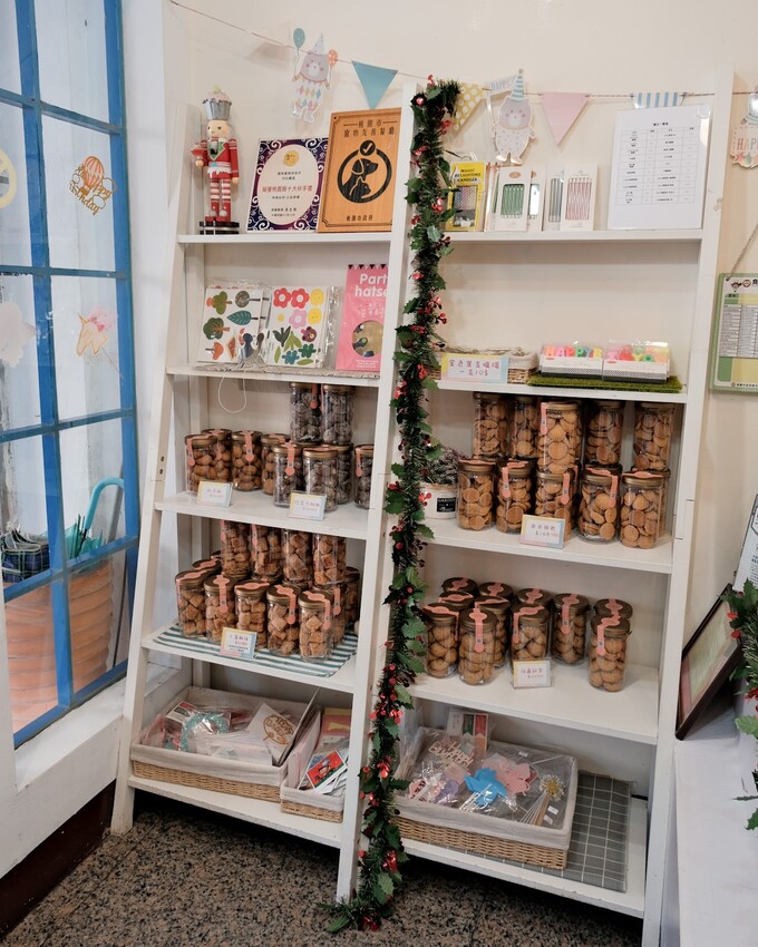 【桃園美食推薦】香草蛋糕舖民族總店～ 桃園最好吃蛋糕店！平價義大利麵、燉飯、蛋糕、飲品超豐富～桃園平價下午茶、桃園火車站美食