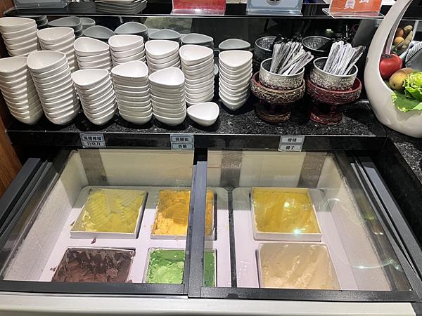 【桃園美食】現點現炒吃到飽無限量供應|澎派自助吧泰味館泰式料