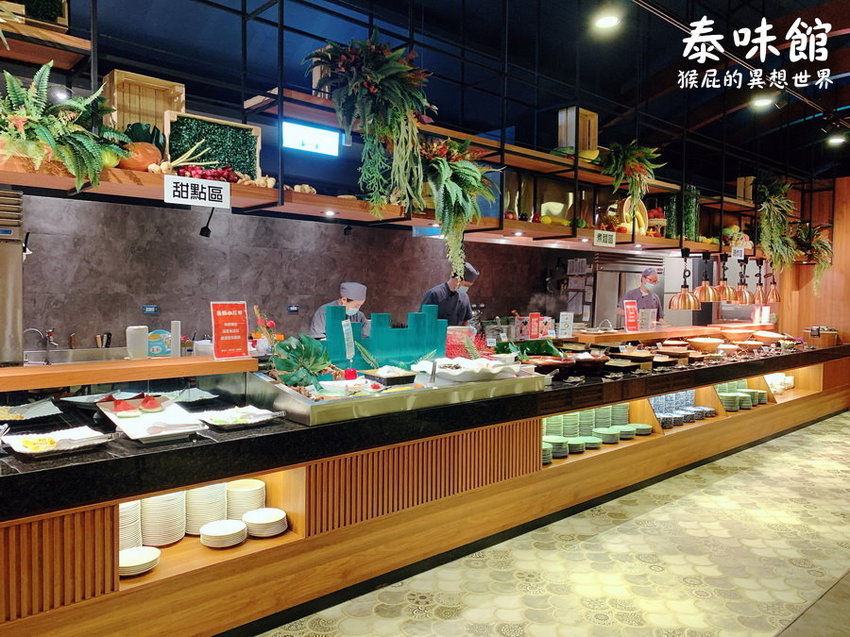 【桃園吃到飽】桃園泰式料理吃到飽-泰味館泰式料理！現點現炒、自助吧通通吃到飽！重新整修後環境超優！（桃園愛買內） @猴屁的異想世界