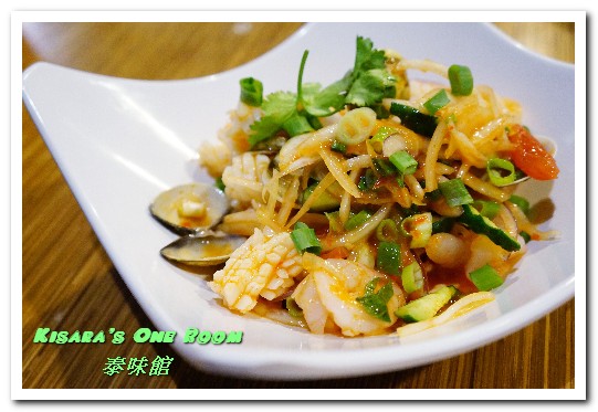 泰味館(桃園店)：桃園泰式料理．令眾人都滿意的現點現炒泰味吃到飽──泰味館