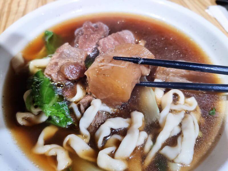 小木屋麵館 半筋半肉麵