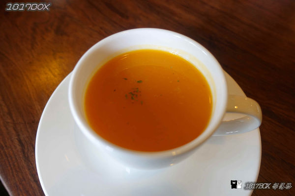 【新竹。東區】辛志平校長故居。新竹市定古蹟。新式空間美學。後棟茶飲。輕食咖啡