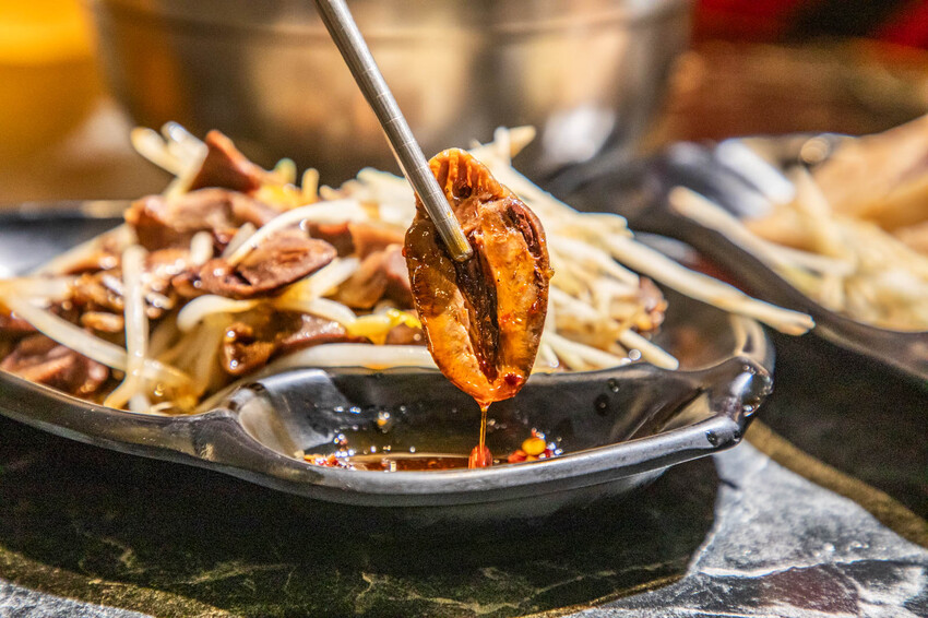 桃園必吃鴨肉榮！景福宮旁傳奇，24小時營業鹹水鴨麵，深夜美食首選