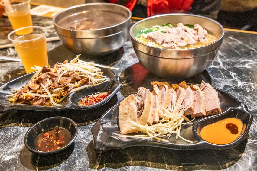 桃園必吃鴨肉榮！景福宮旁傳奇，24小時營業鹹水鴨麵，深夜美食首選