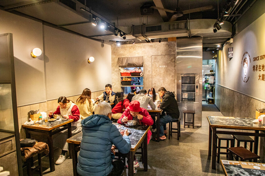 桃園必吃鴨肉榮！景福宮旁傳奇，24小時營業鹹水鴨麵，深夜美食首選