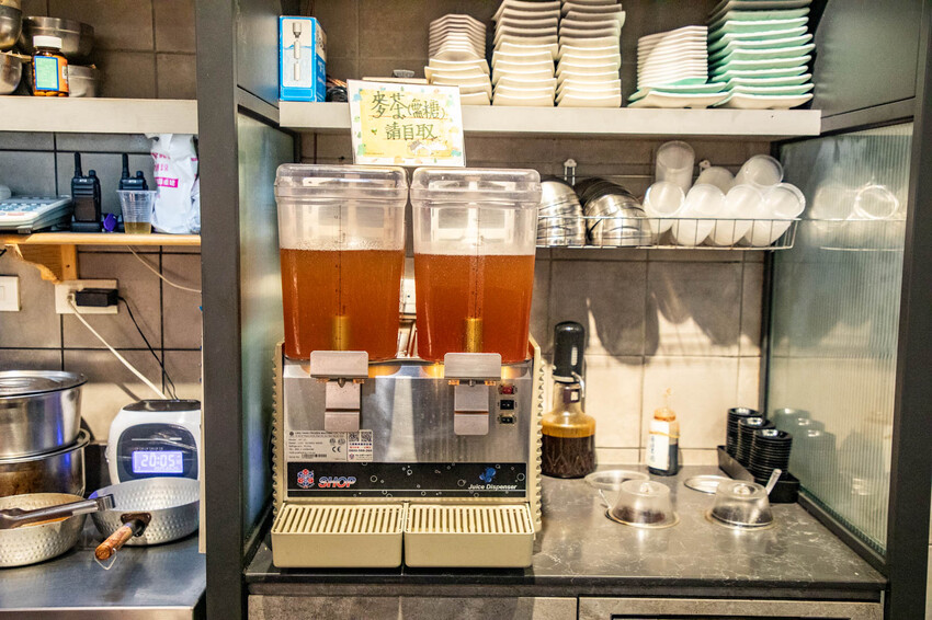 桃園必吃鴨肉榮！景福宮旁傳奇，24小時營業鹹水鴨麵，深夜美食首選