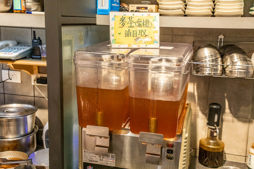 桃園必吃鴨肉榮！景福宮旁傳奇，24小時營業鹹水鴨麵，深夜美食首選