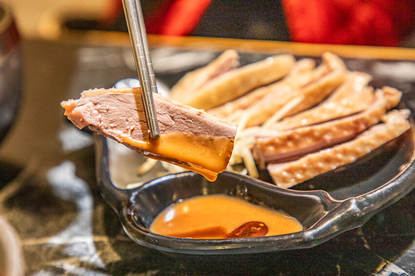 桃園必吃鴨肉榮！景福宮旁傳奇，24小時營業鹹水鴨麵，深夜美食首選