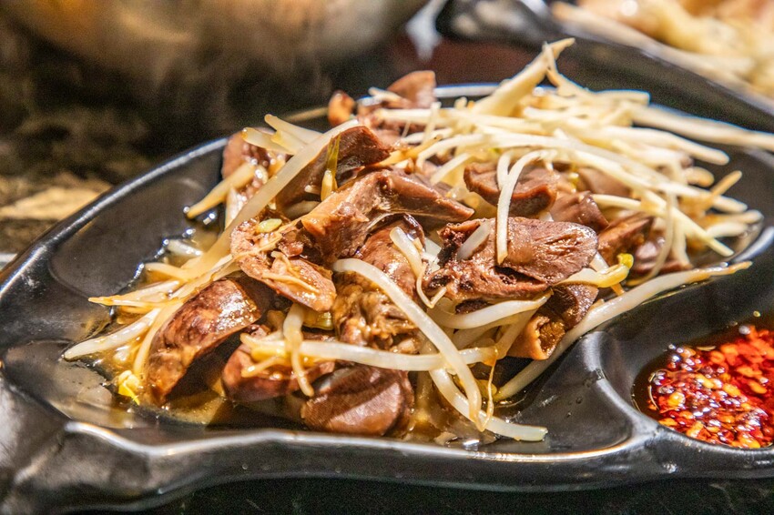 桃園必吃鴨肉榮！景福宮旁傳奇，24小時營業鹹水鴨麵，深夜美食首選