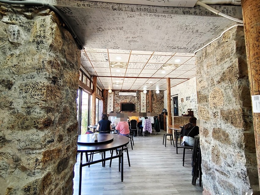 連江縣南竿鄉依嬤的店｜馬祖南竿美食 一份套餐即能享遍道地馬祖家鄉菜