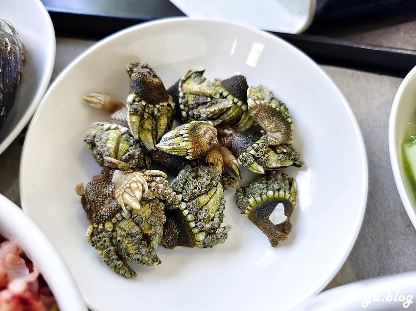 連江縣南竿鄉依嬤的店｜馬祖南竿美食 一份套餐即能享遍道地馬祖家鄉菜