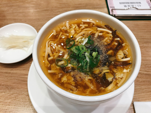 [食記] 新竹 鼎泰豐。蝦仁蛋炒飯、菜肉餛飩麵、酸辣湯(大遠百)