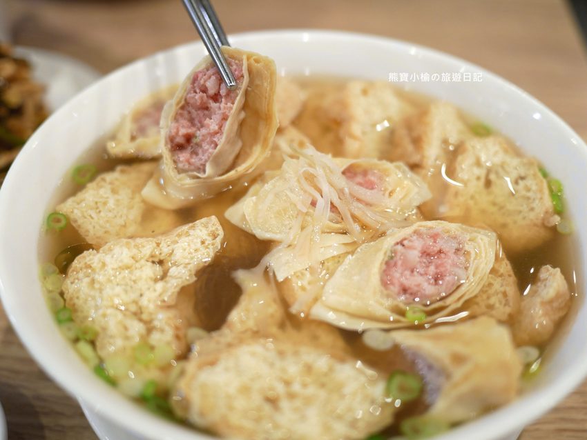 鼎泰豐新竹大遠百店，2020年全新菜單品項價位，米其林一星極品小籠包！蝦仁燒賣、芋泥小籠包、紅油抄手好好吃。 @熊寶小榆の旅遊日記