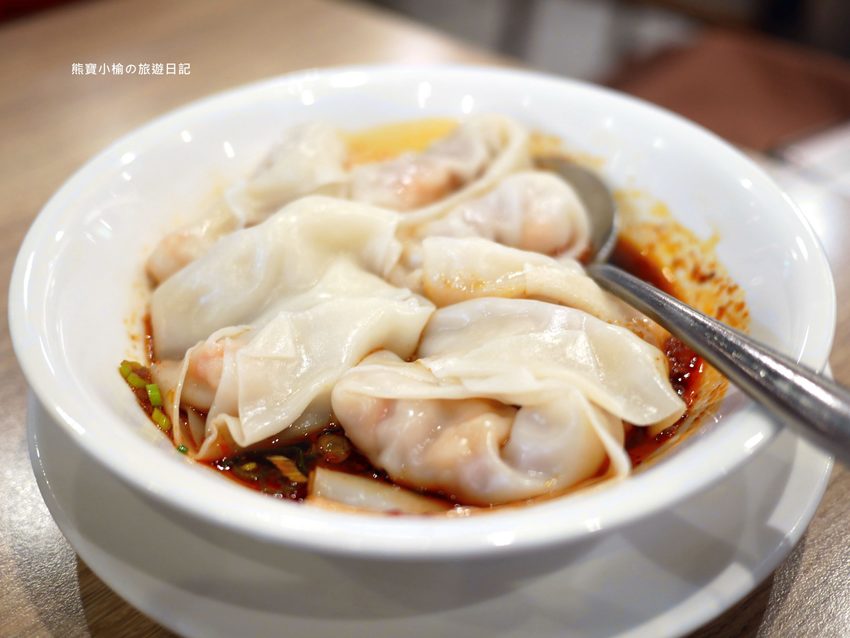 鼎泰豐新竹大遠百店，2020年全新菜單品項價位，米其林一星極品小籠包！蝦仁燒賣、芋泥小籠包、紅油抄手好好吃。 @熊寶小榆の旅遊日記