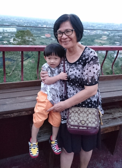 橘子咖啡：宜蘭員山~橘子咖啡景觀餐廳~俯瞰蘭陽平原的美~享受山頂上的寧靜~浪漫的夜景陪伴~真愜意呀~※必看夜景 必去景點※