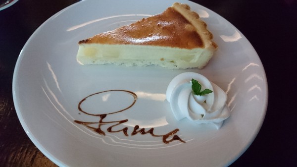 橘子咖啡：宜蘭員山~橘子咖啡景觀餐廳~俯瞰蘭陽平原的美~享受山頂上的寧靜~浪漫的夜景陪伴~真愜意呀~※必看夜景 必去景點※