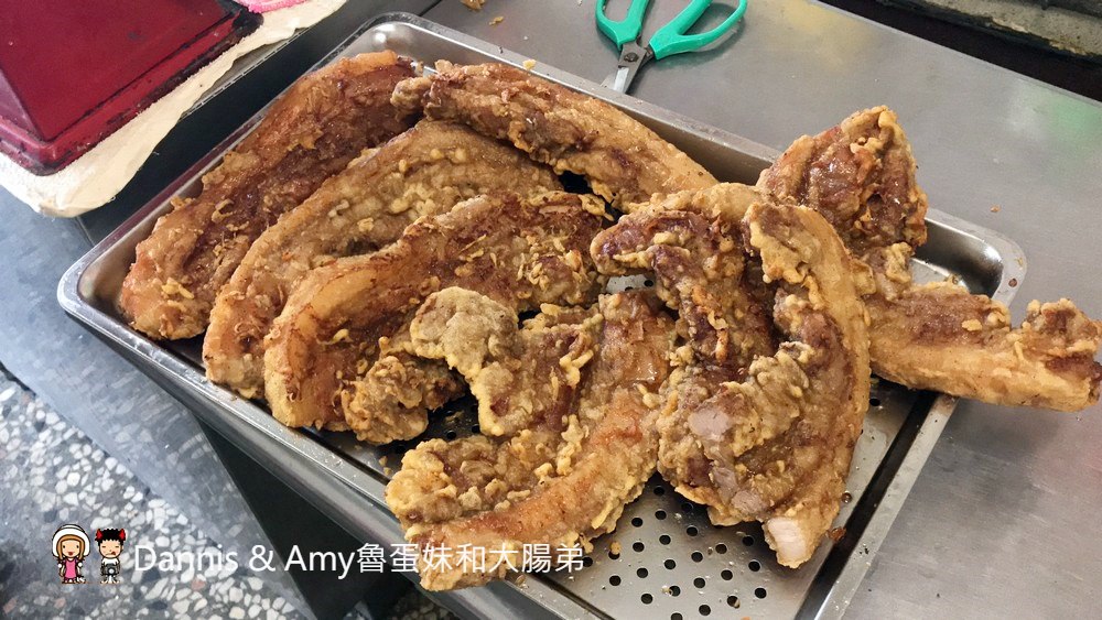 《新竹小吃美食》 推薦只賣炸肉。貢丸。粉沯三寶的明和麵店 ︱長和宮北門派出所旁（影片）