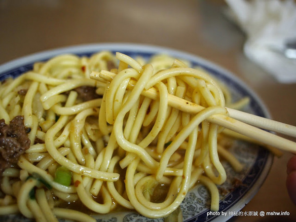 美味沙茶牛肉麵：【食記】新竹美味沙茶牛肉麵@東區捷運TRA新竹 : 回憶中的美味？!份量縮水的太誇張!