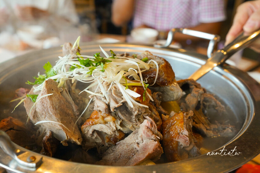 新竹東區必訪功夫菜餐廳，品味竹科工程師最愛烤鴨，享受古色古香用餐體驗