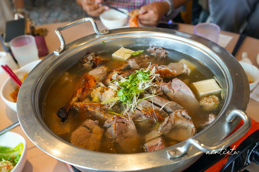 新竹東區必訪功夫菜餐廳，品味竹科工程師最愛烤鴨，享受古色古香用餐體驗