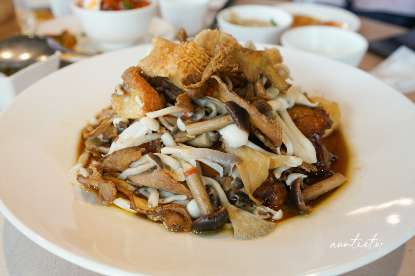 新竹東區必訪功夫菜餐廳，品味竹科工程師最愛烤鴨，享受古色古香用餐體驗