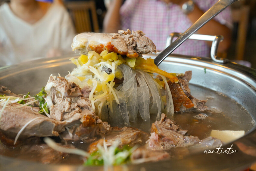 新竹東區必訪功夫菜餐廳，品味竹科工程師最愛烤鴨，享受古色古香用餐體驗