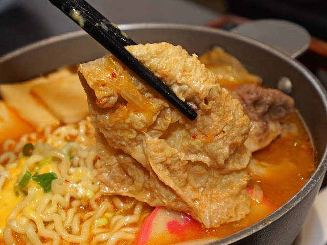[食記] 新竹 丼飯店。冬天最想吃熱呼呼的~部隊鍋~黃金豬排加價購49元(限平日)!!高CP值、超划算! 新竹必吃、聚餐首選~