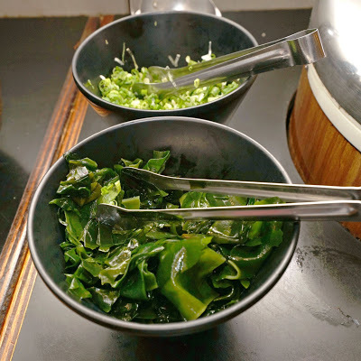 [食記] 新竹 丼飯店。冬天最想吃熱呼呼的~部隊鍋~黃金豬排加價購49元(限平日)!!高CP值、超划算! 新竹必吃、聚餐首選~