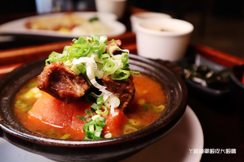 新竹平價丼飯推薦！新竹丼飯店，飲料味噌湯白飯無限享用