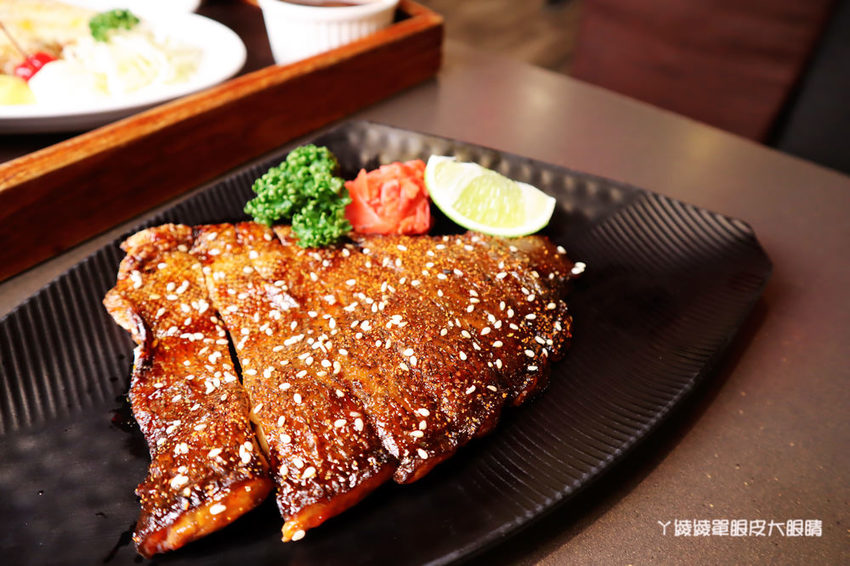 新竹平價丼飯推薦！新竹丼飯店，飲料味噌湯白飯無限享用