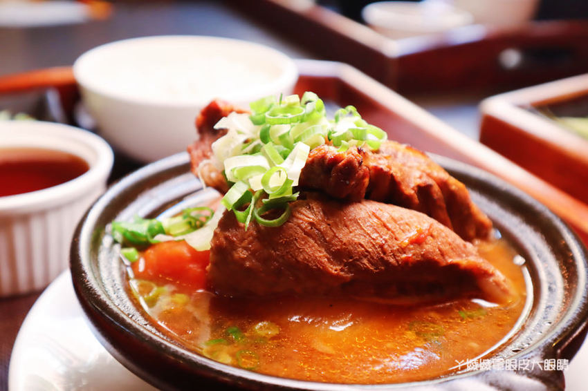 新竹平價丼飯推薦！新竹丼飯店，飲料味噌湯白飯無限享用