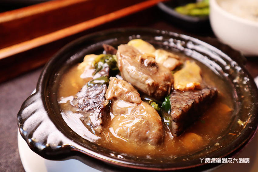 新竹平價丼飯推薦！新竹丼飯店，飲料味噌湯白飯無限享用