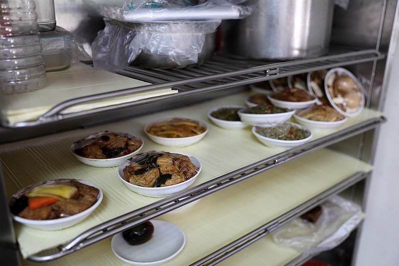 台北信義區北醫吳興街米其林美食穆記牛肉麵60