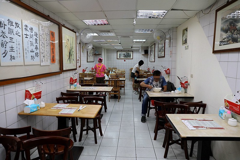 台北信義區北醫吳興街米其林美食穆記牛肉麵58