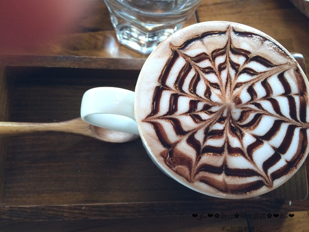 陽光露露：【食記】oO。o○新竹　東區　Sunny Lulu陽光露露義式料理  可愛的派大星披蕯，不用跑到台中吃囉～新竹就吃的到！！！。oO。o○。　