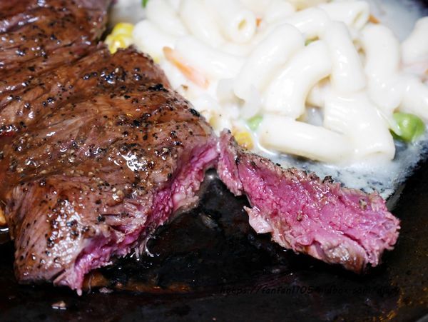 台灣第一家西餐廳【BOLERO波麗路西餐 X VA VA VOOM】穿旗袍吃美食遊古蹟 #迪化街 #大稻埕 #復古風 (22).JPG