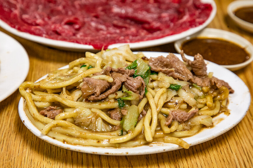 新竹老字號火鍋！汕頭館溫體牛沙茶鍋必吃。