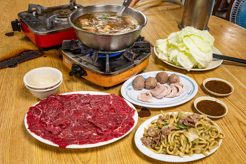 新竹市北區西市汕頭館總店｜越冷生意越火爆！藏身菜市場老牌汕頭沙茶火鍋