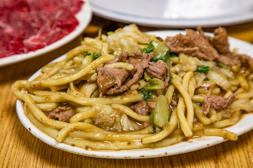 新竹市北區西市汕頭館總店｜越冷生意越火爆！藏身菜市場老牌汕頭沙茶火鍋