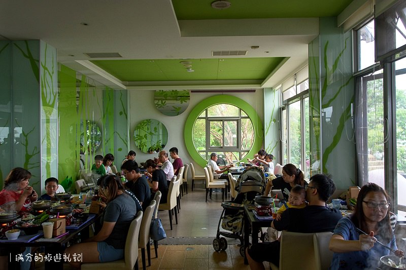 南投市景點》星月天空景觀餐廳 超廣角無敵夜景 在動物園裡下午茶 親子遊樂的好去處 - 滿分的旅遊札記