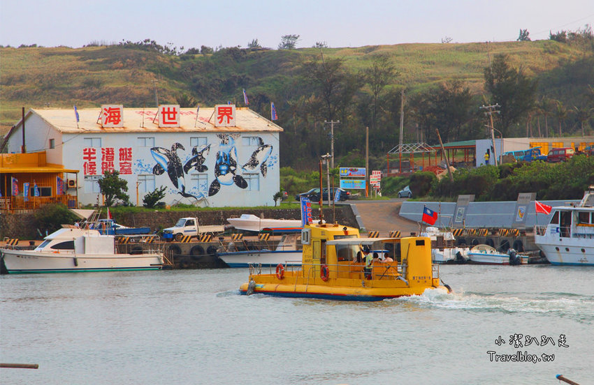 墾丁必去景點》屏東墾丁在地人私房景點:星砂灣 (婚紗灣)。清澈美麗的星砂灣媲美沖繩漸層海景,海鮮皆誘人! - 小潔趴趴走旅遊札記