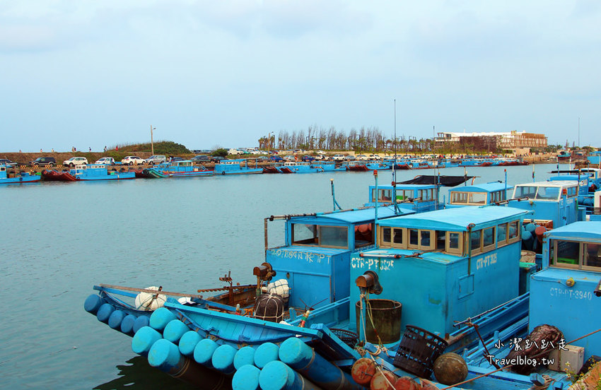 墾丁必去景點》屏東墾丁在地人私房景點:星砂灣 (婚紗灣)。清澈美麗的星砂灣媲美沖繩漸層海景,海鮮皆誘人! - 小潔趴趴走旅遊札記