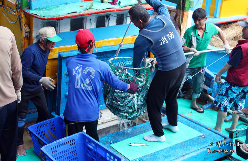 墾丁必去景點》屏東墾丁在地人私房景點:星砂灣 (婚紗灣)。清澈美麗的星砂灣媲美沖繩漸層海景,海鮮皆誘人! - 小潔趴趴走旅遊札記