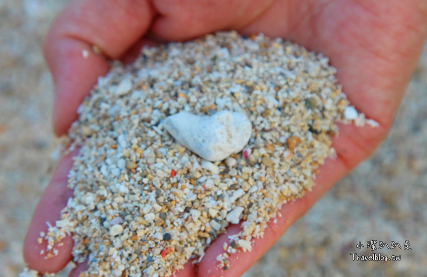 墾丁必去景點》屏東墾丁在地人私房景點:星砂灣 (婚紗灣)。清澈美麗的星砂灣媲美沖繩漸層海景,海鮮皆誘人! - 小潔趴趴走旅遊札記